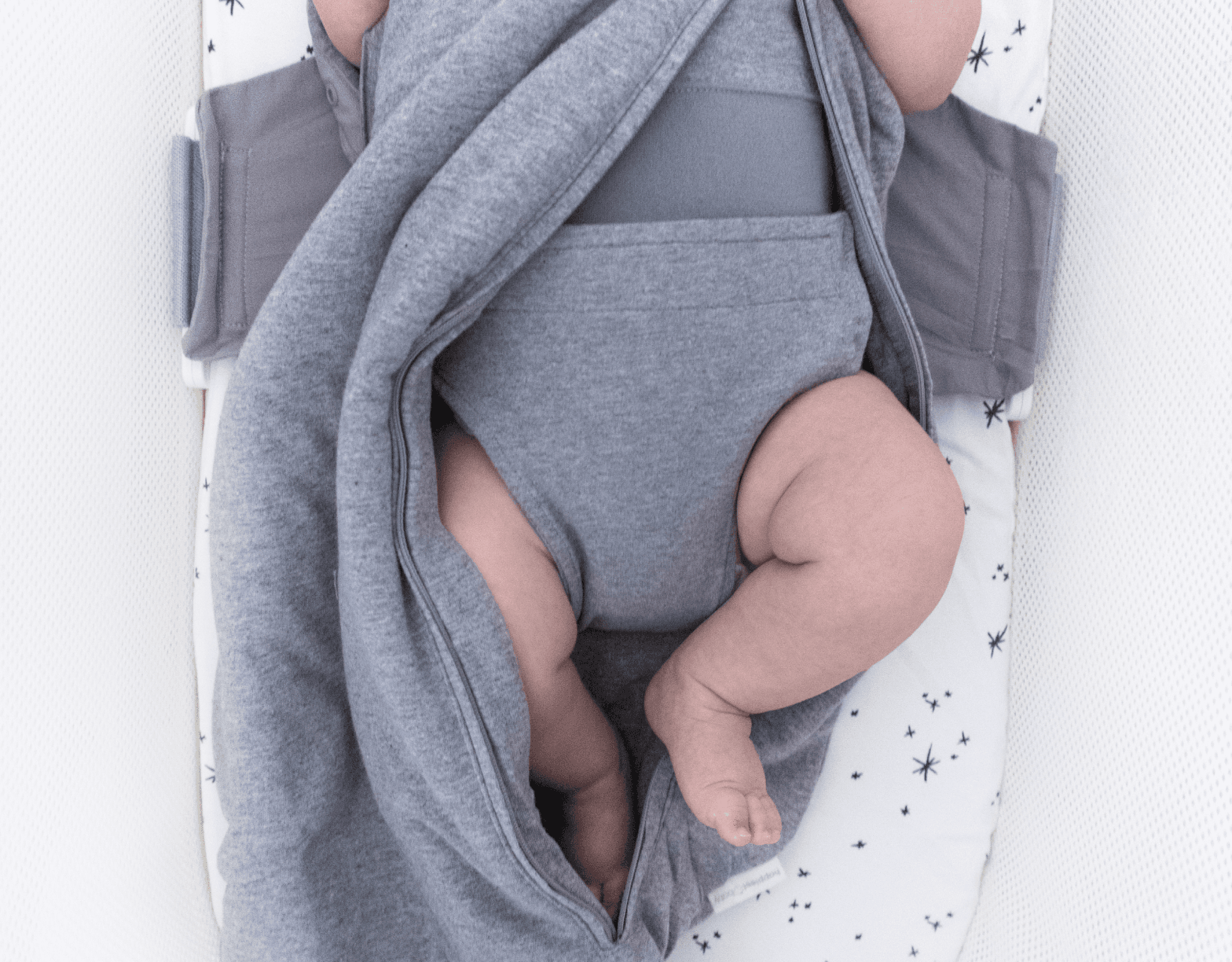 Bild av SNOO tröstfilt med tvåvägs dragkedja på sidan