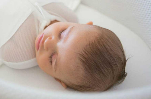Le tappe del sonno del bambino durante il primo anno di vita